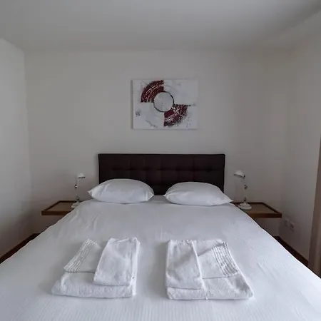 아파트 Executive 2 Bedroom Flat / Center *