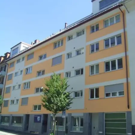 Executive 2 Bedroom Flat / Center