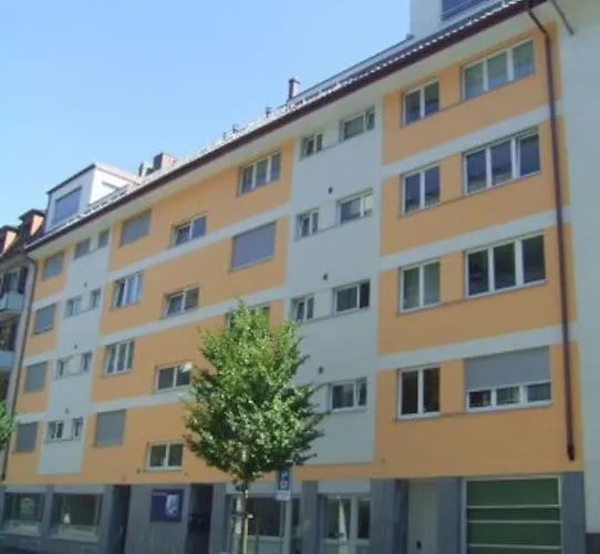 Executive 2 Bedroom Flat / Center