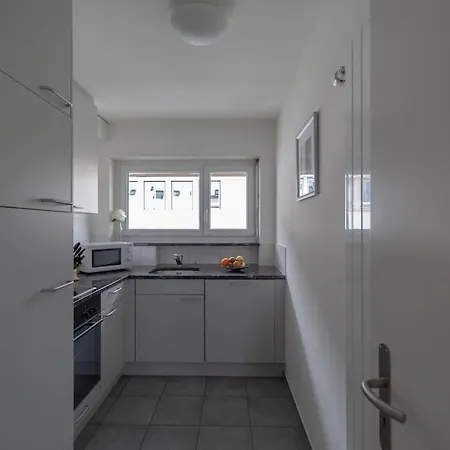 Executive 2 Bedroom Flat / Center Apartment *