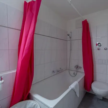 Executive 2 Bedroom Flat / Center